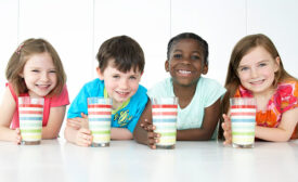 kids drinking milk